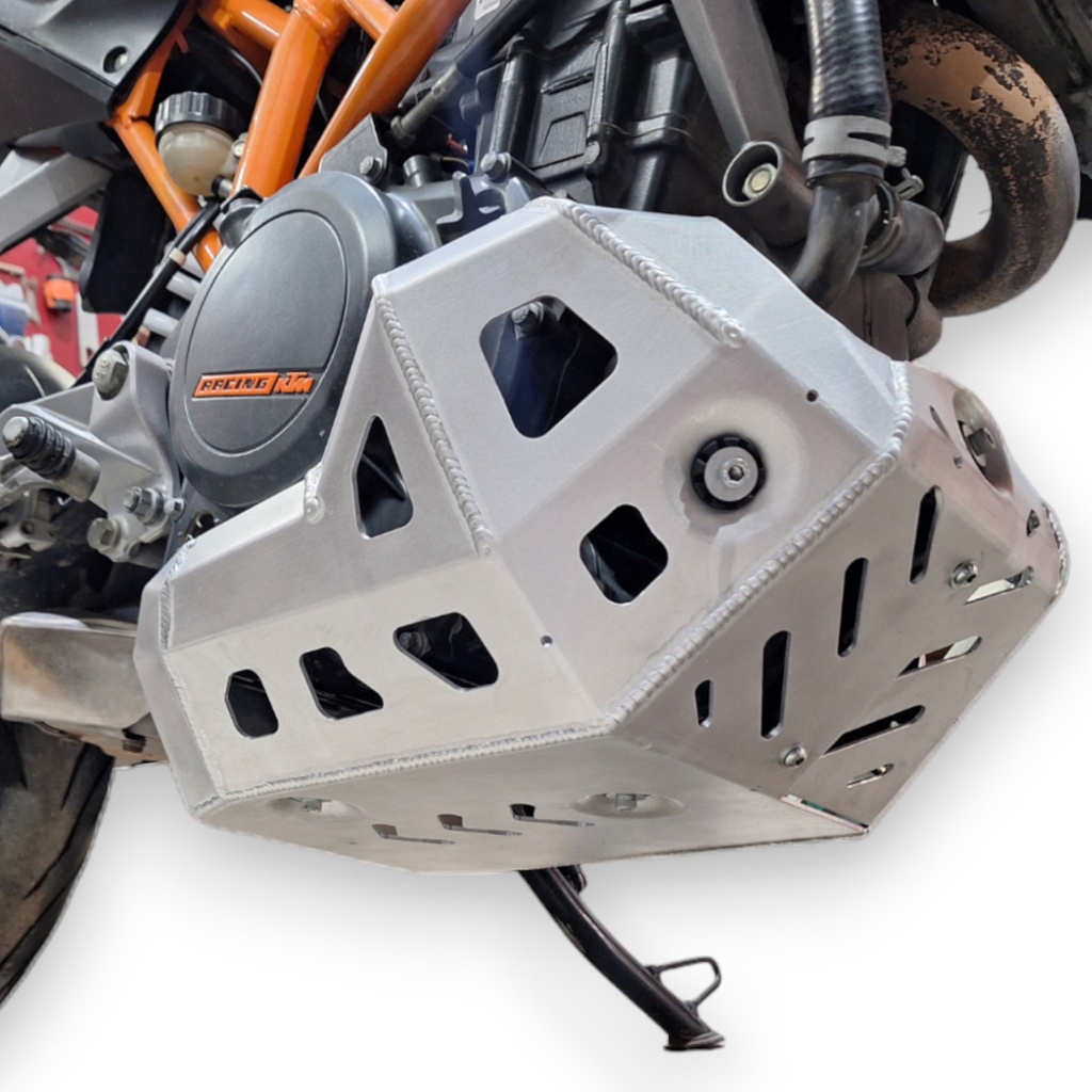 Cubrecarter Ktm Duke 250-390 13-20, Husq Svart-vit 401 18-19