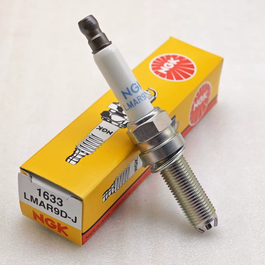 [NGK] Bujia  Japon LMAR8D-J